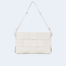 보테가 베네타 화이트 카세트 파우치 숄더백